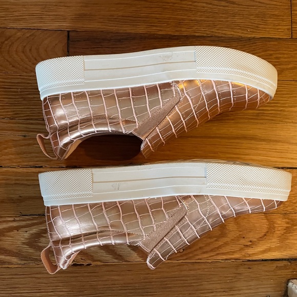 Cassay Rose Gold Crocodile-Embossed Platform Slip-On Sneakers - Picture 3 of 4
